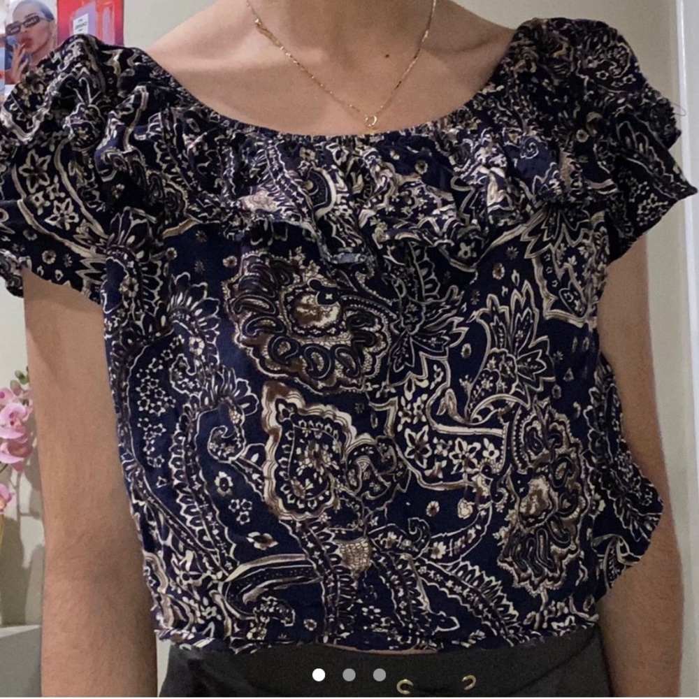 ON OR OFF SHOULDER RUFFLE TOP